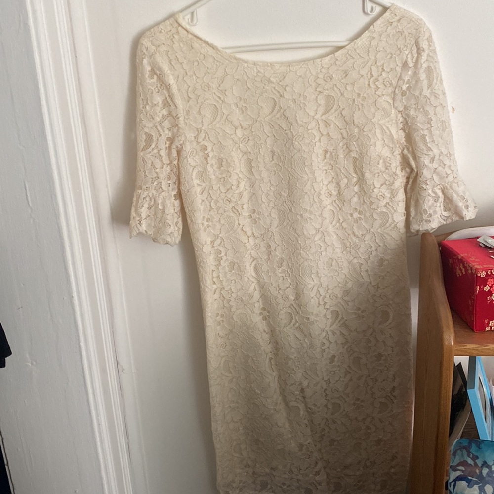 Beautiful off white dress, midi, formal wear or cute dress to go out. Size small